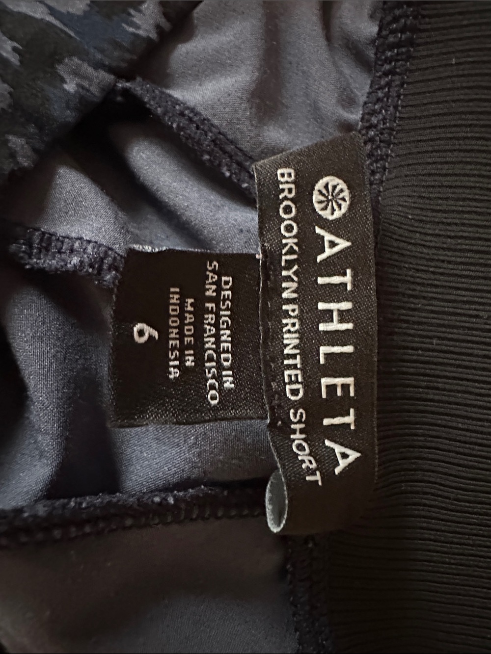 Athleta Brooklyn Printed Short, Size 6 - Picture 4 of 6